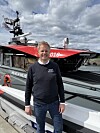 SIKRE BÅTEN: Kjetil Aa. Skaare, daglig leder i Securmark oppfordrer båteiere til å sikre og låse båten. Foto: Lars Kristian Mosby Enger/ Redningsselskapet