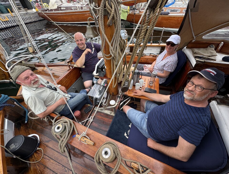 ÅTTENDE GANG: Fra venstre Nils Sortland, Lars , Ingunn og Jon Magne Sørensen. For åttende gang er ekteparet Sørensen på trebåtfestivalen i Norheimsund .