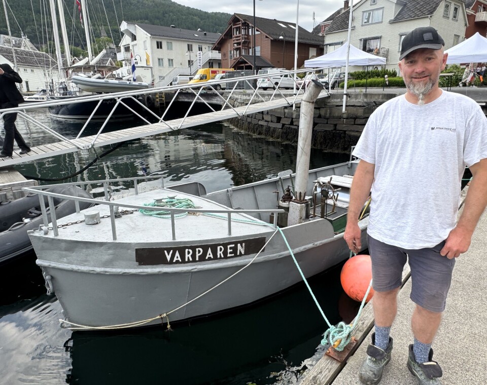VARPAREN: Gunnar Kvandal kjøpte båten mest for lyden. Ombord står en semidiesel fra Säffle.