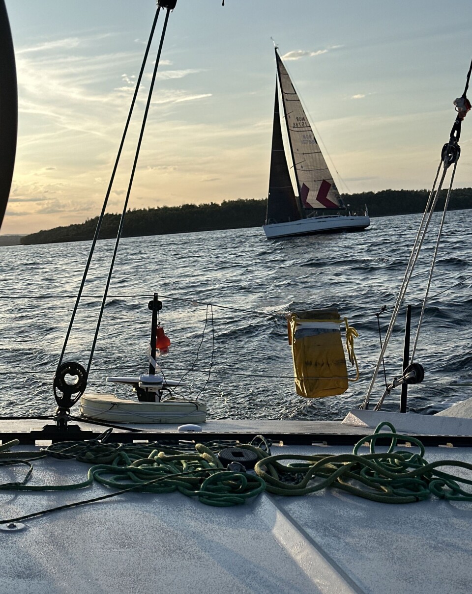 BASTØ: «F-16» passerer Dehler 44 «Off Course».