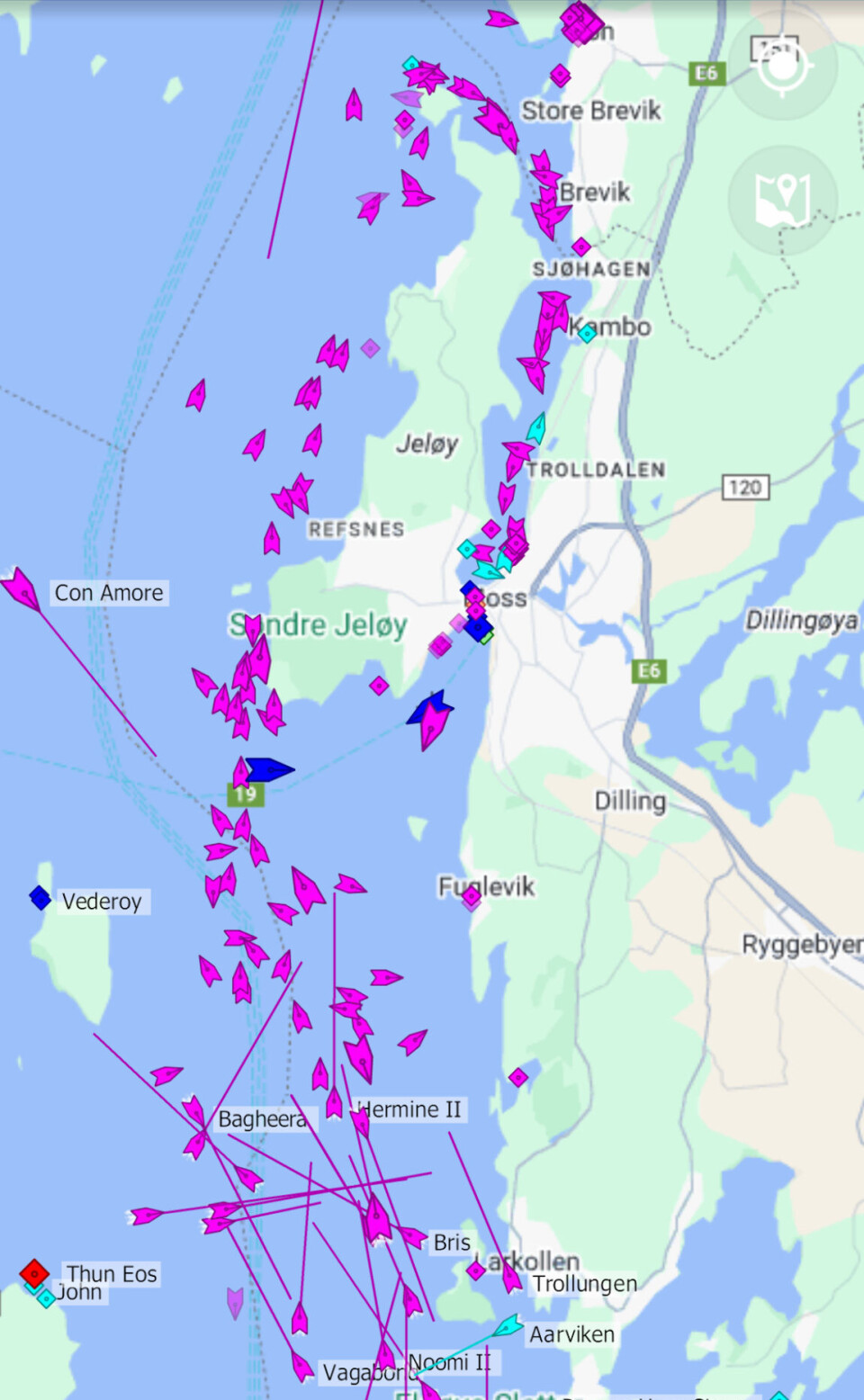 Båtene strømmer inn mot Moss.