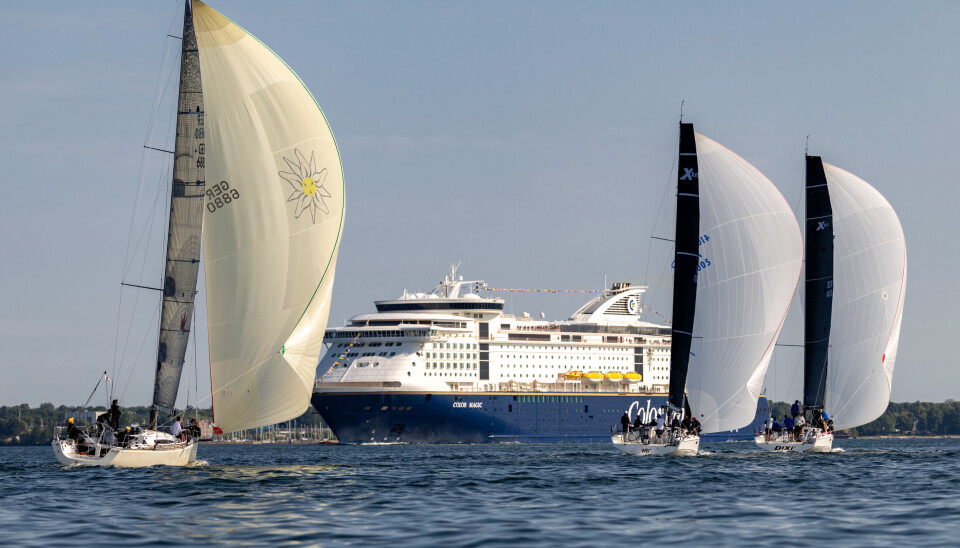 TYSKLAND: Nei, det er ikke «Colorline» som stikker kjepper i hjulene for nye Xr-41. Kieler Woche 21. - 29.06.2025, Allregatta, Start Kiel Kiel, Olympiazentrum Schilksee,, Kieler Woche 21. - 29.06.2025, 21.06.25©www.ChristiaanBeeck.de