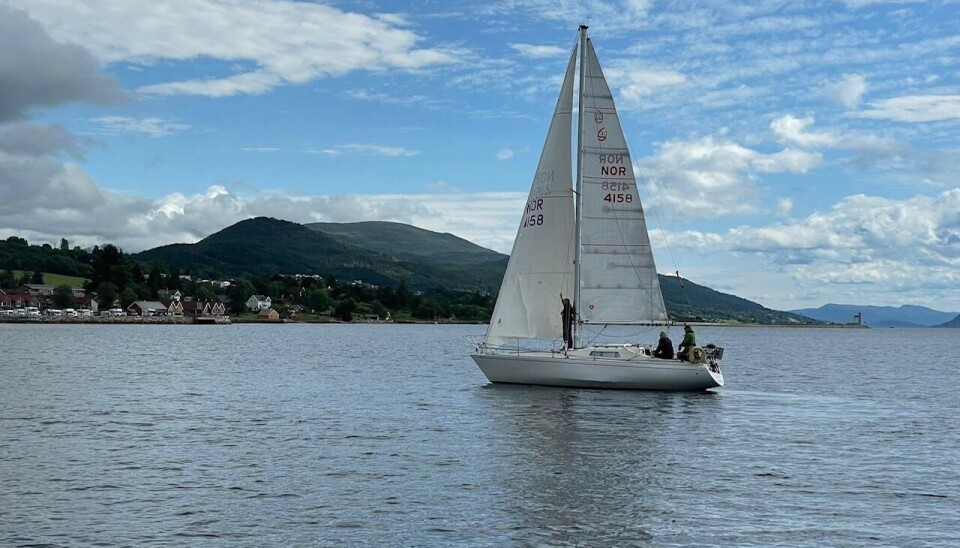 Romsdalsfjorden Rundt i stiv kuling og stormkast!