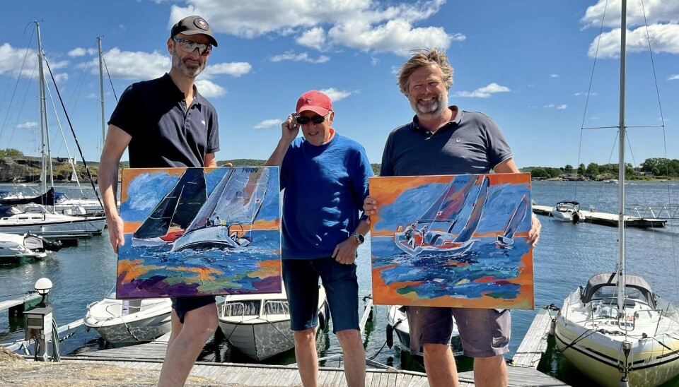 VINNERNE: Emil og Petter vant hvert sitt unike maleri av kunstner Åke Berg under årets Kaupangleden Doublehanded.