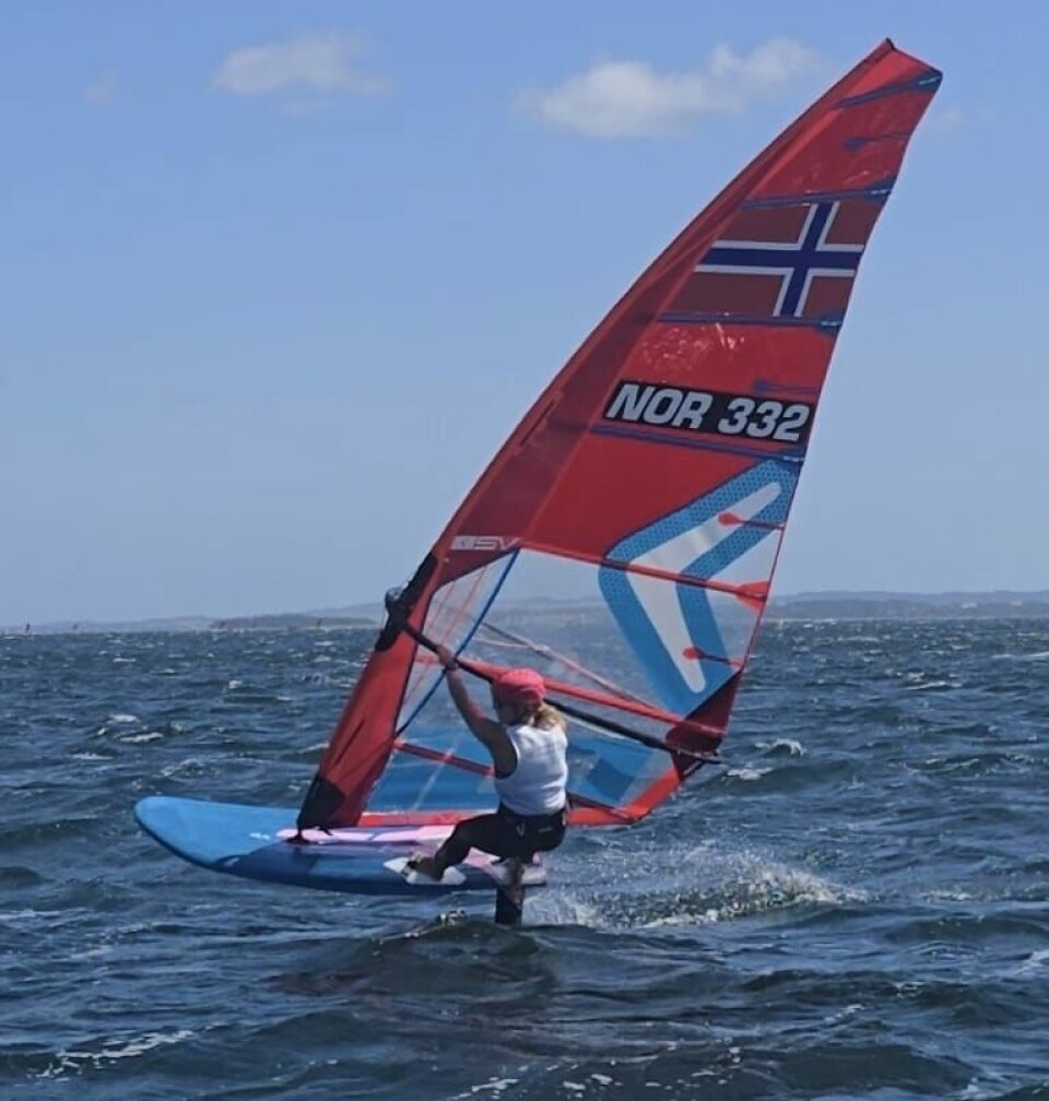 FOILING: Trening før VM på iQFOiL, brettet som norske Svein Rasmussen utviklet.
