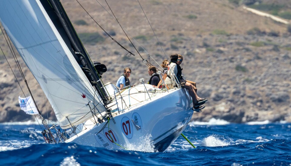 TEST: «Black Pearl» fikk prøvd seg i frisk vind under oppvarmingsregattaen før Aegaean 600 denne uken. Aegean 600 HORC © Nikos Alevromytis/ AleN Photography
