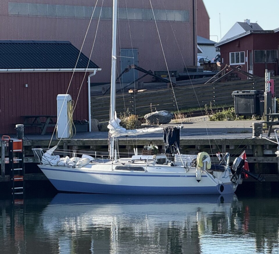 SKIPJACK: Gutta seiler en 22-fots Minitonner, bygget i Norge på 70-tallet.