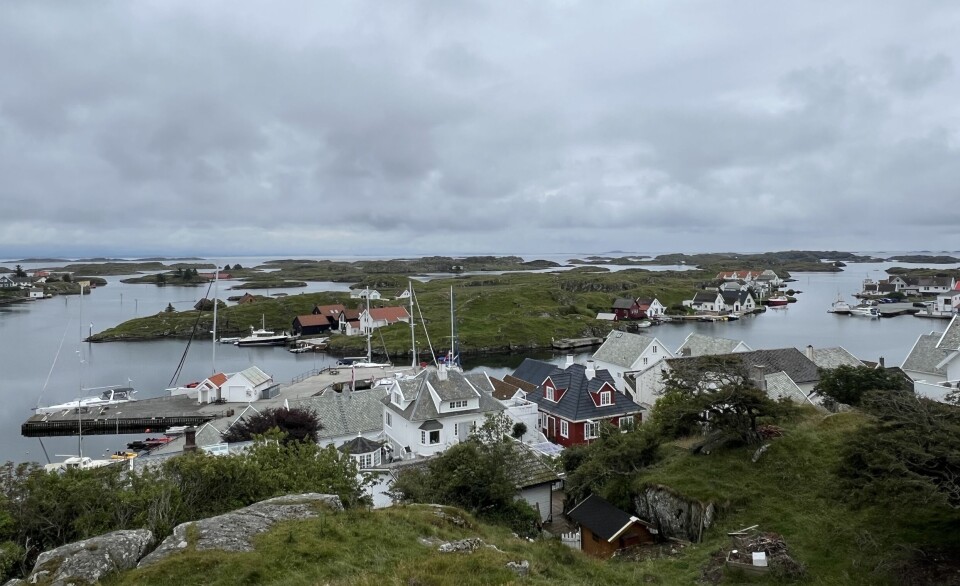 Utsikt mot båthavnen på Kvitsøy fra fyret Utsikt mot båthavnen på Kvitsøy fra fyret