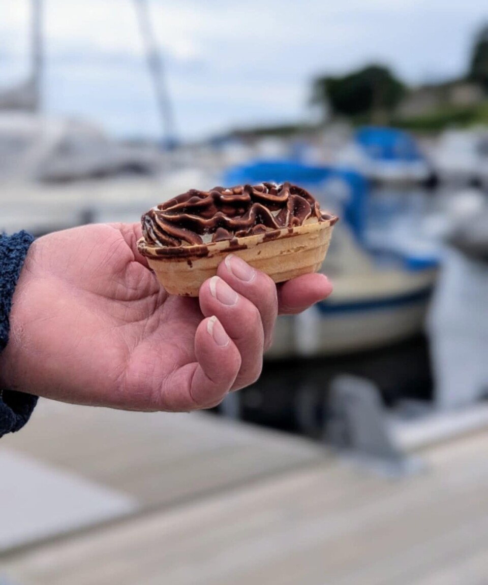 IS: Frisk var heldig og fikk favorittisen sin, båtis på brygga!