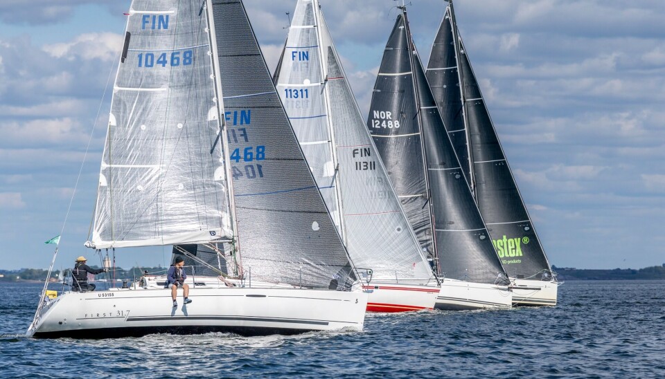 START: Norske «Lethe» presset inn mellom konkurrenter like etter start.