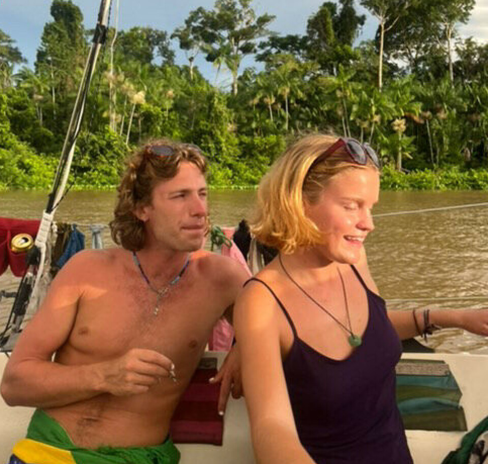 NYTT MANNSKAP: Gjennom Amazonas fikk Anna og Julie med seg to Østeriske gutter om bord.