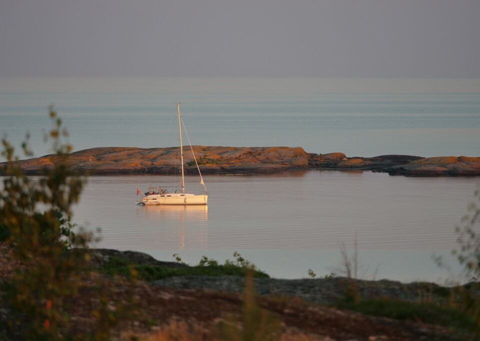 HAV: Bare et skjær mellom båt og Skagerrak.