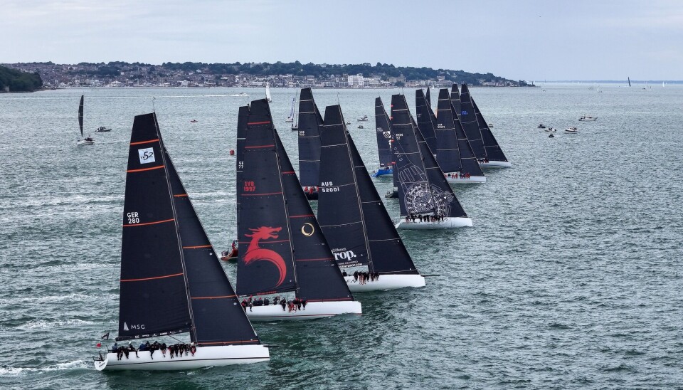 START: Nivået er høyt i Admirals Cup. Her starter de store båtene. RORC Admiral’s Cup 2025CowesPhoto: James Tomlinson