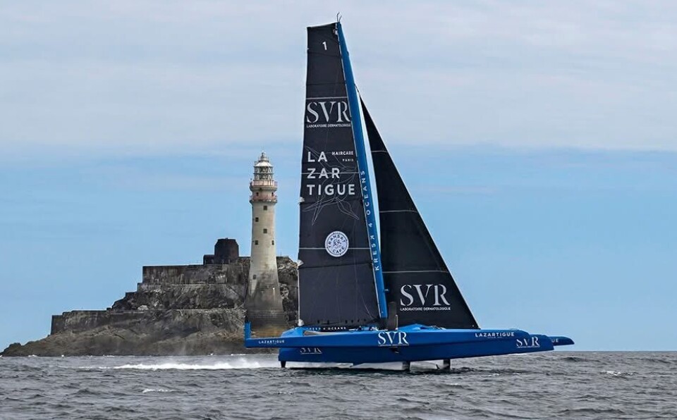 FLYR: «SVR Lazartique» rundt Fastnet Rock søndag ettermiddag.