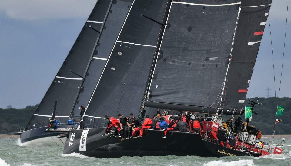 FAVORITT: «Wisper» ble transportert fra Australia til England for å vinnne Rolex Fastnet Race, men en norsk båt satte stopper for det. «EnderPearl» klarte det