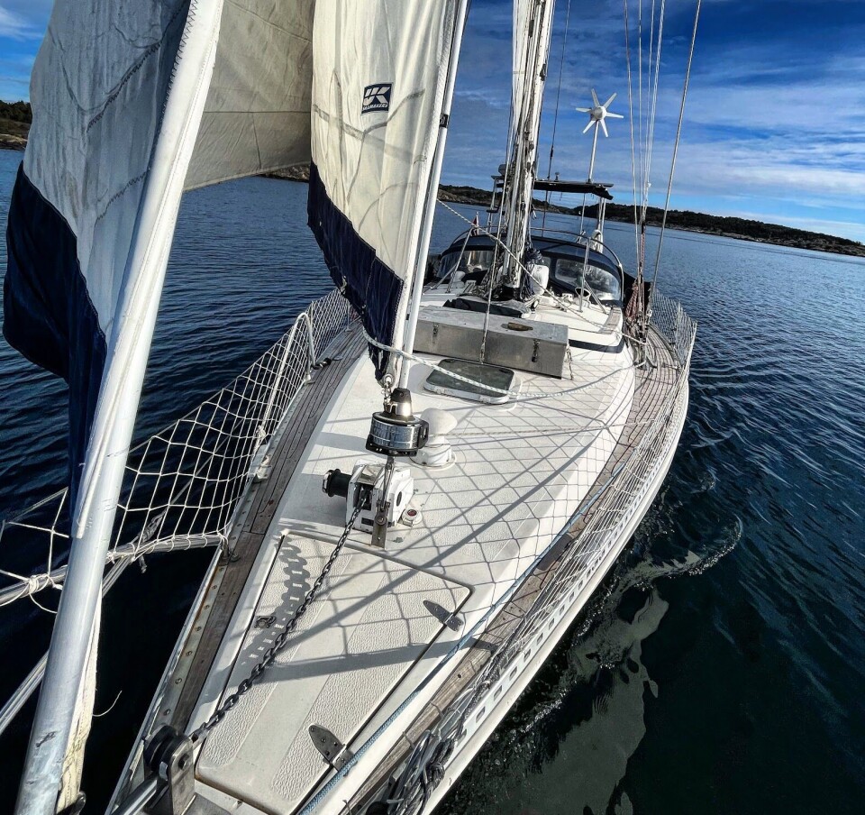 KJENT HAVSEILER: Elise og Kai seiler en Boström 37 som er kjent for å være en sjødyktig og trygg havseiler. Båten er for øvrig samme som Ragnar Kvam har seilt jorden rundt med.