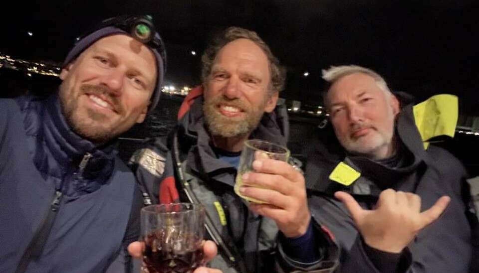 FEIRER: Øystein Misje, Erling Fæste og Erik Julius Asbjørnsen med godt i glasset etter målgang.