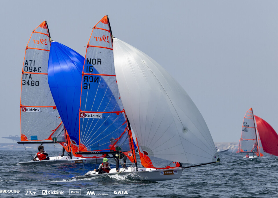 RASKE: Norske Philip Forslund og danske Nicklas Holt har fått svært gode resultater i 29er-klassen i sommer. 29er Porto Worlds Championship 2025 - D3