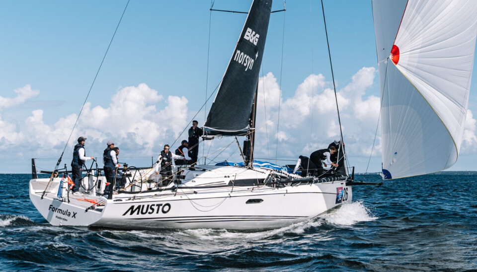 LEDER: Danske Xr-41 «Formula X» med Jesper Radich som skipper leder VM. Dette er fabrikkbåten til X-Yachts.