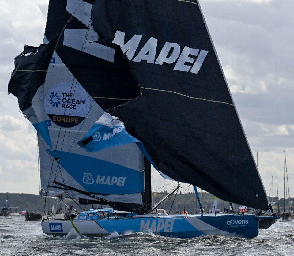 RIGG: Det var kjapt å se seilskadene på «Allagrande MAPEI Racing». Verre var det med riggen. Racing during The Ocean Race Europe 2025 in Kiel, Germany on August 10, 2025. (Photo by Vincent Curutchet / The Ocean Race Europe 2025)