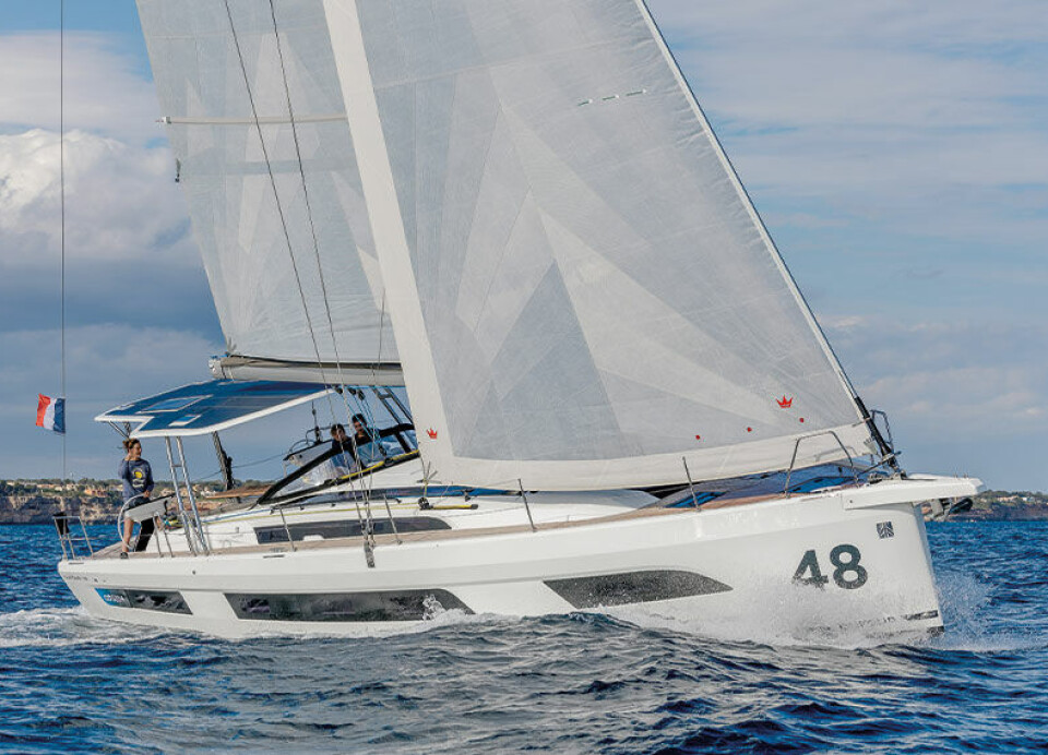 FRANSK: Dufour 48 er en voluminøs turseiler som alt er kommet til landet.