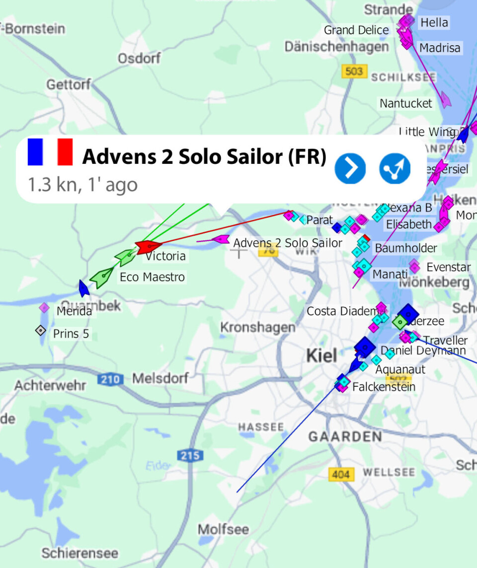 TREGT: «Allagrande MAPEI Racing» må belage seg på 10 timer i lav hastighet fredag. De kan få det tøft å rekke starten. Heldigvis finnes Marine Traffic.
