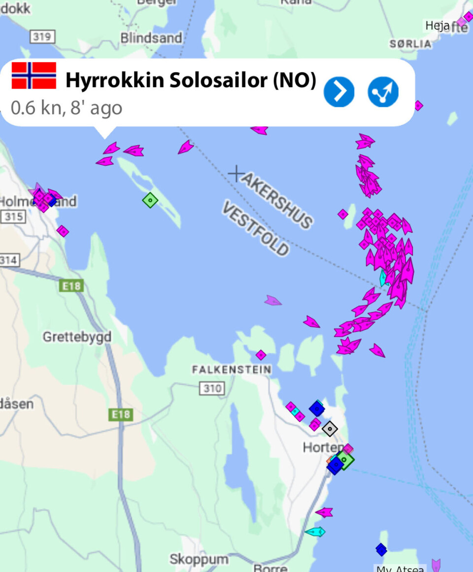 LEDER: «Hyrrokkin» ligger først, men har stoppet opp 1,4 nm fra mål.