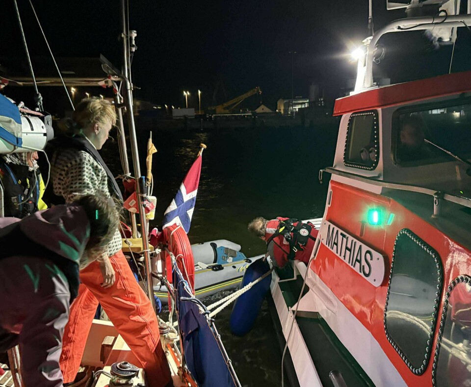 SMALT I BUNN: 23. august gikk seilbåten på grunn fra Cuxhaven til Amsterdam.