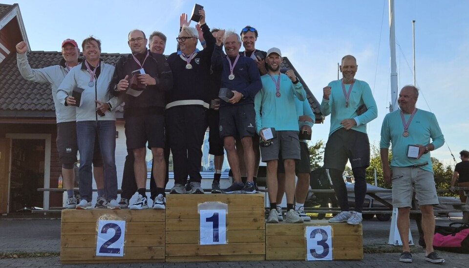 MEDALJENE: Gullet gikk til Dag Halfdan Usterud fra Brevik Seilforening, med mannskap fra Asker og Kongelig Norsk Seilforening.