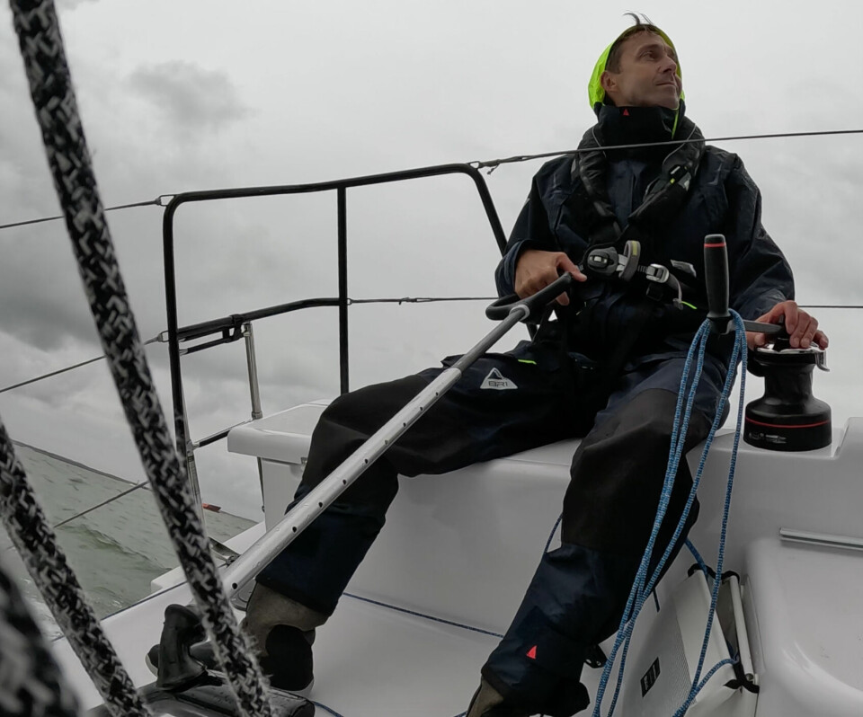 RORKULT: Yachts nye redaktør Martin Hager foretrekker ratt fremfor rorkult noe han får liten støtte for.