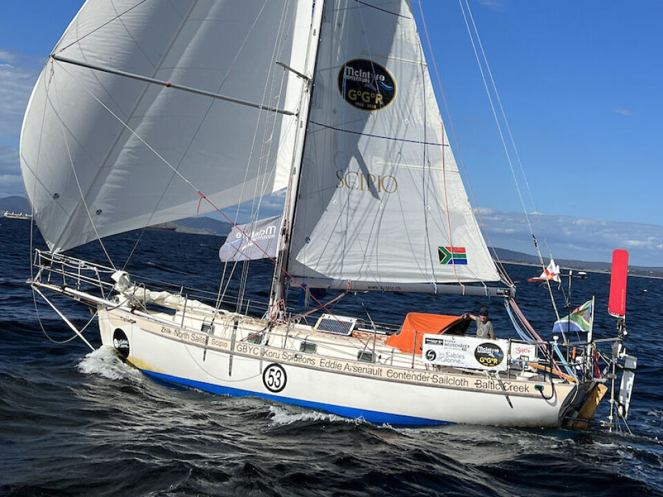 2022: Kirsten Neuschäfer vant i 22/23 med en Cape George 36. #GGR2022 Kirsten Neuschäfer - Cape George 36 ' MINNEHAHA ' - 2nd through the Hobart Gate on Xmas Day 112 Days out from Les Sables d'Olonne looking very relaxed and in love with her yacht..........She is leading the GGR right here with her 35hr RESCUE time compensation ? ...... PICS : GGR2022 / DD&JJ on 25/12/2022
