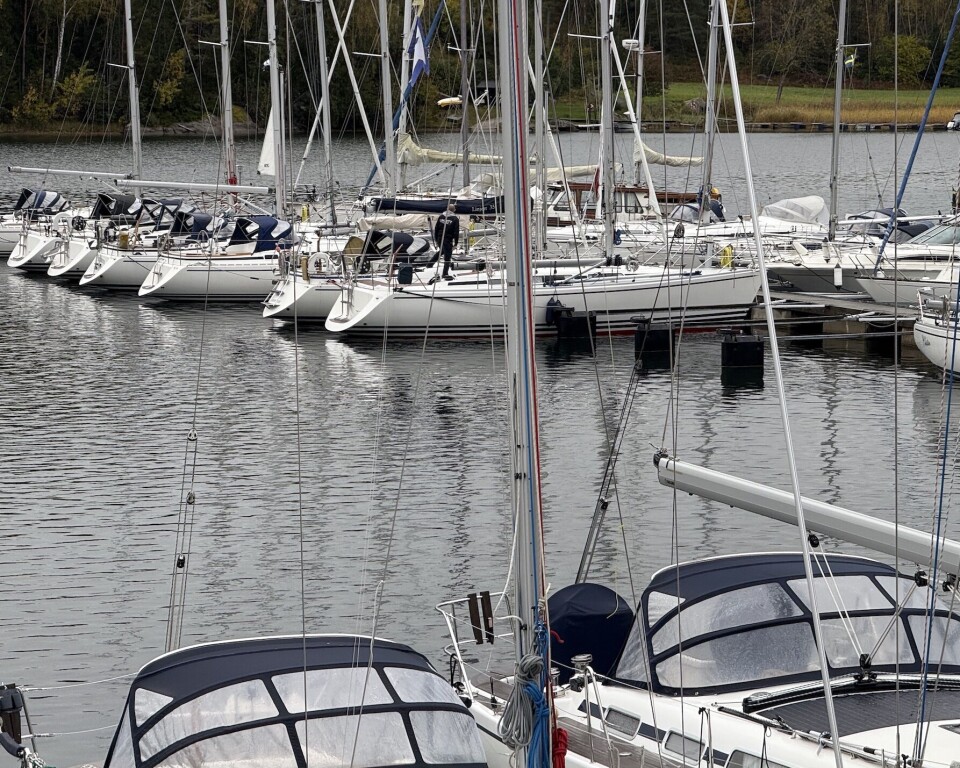 LINJETT: Verftet tar godt vare på båtene de alt har bygget. De har over 200 Linjetter på vinterservice hvert år. Havna er full av ulike modeller som alle har det felles at de er tatt godt vare på.