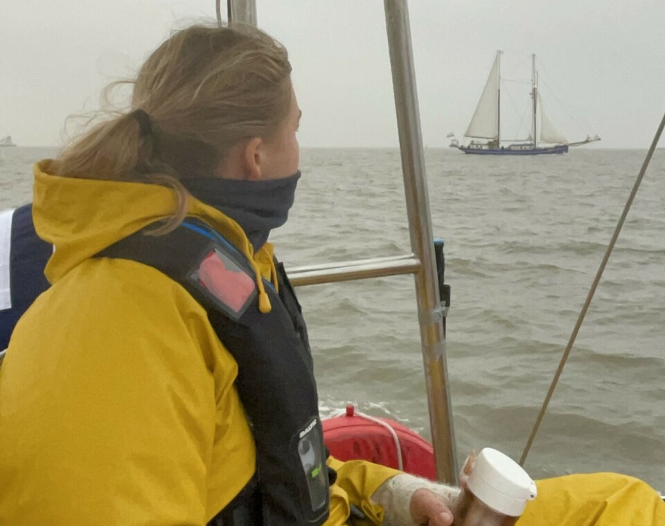 PÅ VANNET: Tidlig i oktober seilte jentene endelig videre, en god stund senere enn planlagt PÅ VANNET: Tidlig i oktober seilte jentene endelig videre, en god stund senere enn planlagt