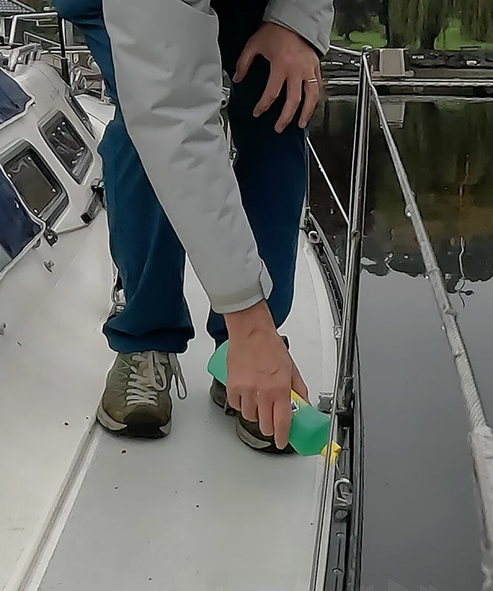 ZALO: Vi la såpe på dekk i håp om vi kunne se det boble under dekk.