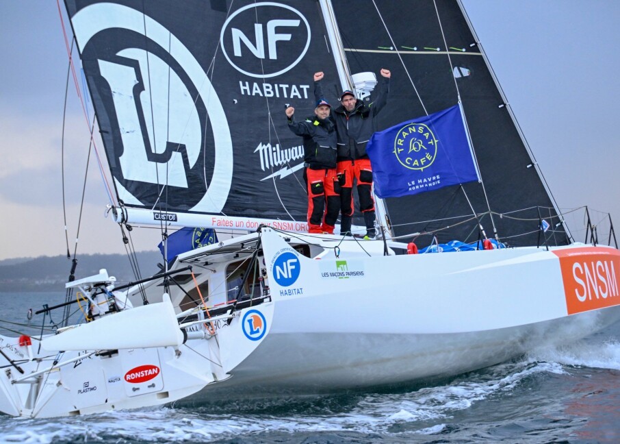 Class 40 tar en pause i Transat Cafe L’OR