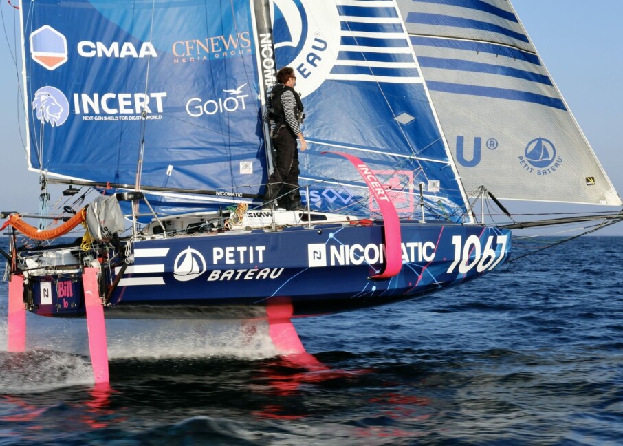 346 nm på 24 timer i en 21-fots seilbåt