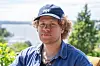 SOMMERSTUDIO: Vi møter Elliot Finnestrand i podcastens sommerstudio på Nesøya.